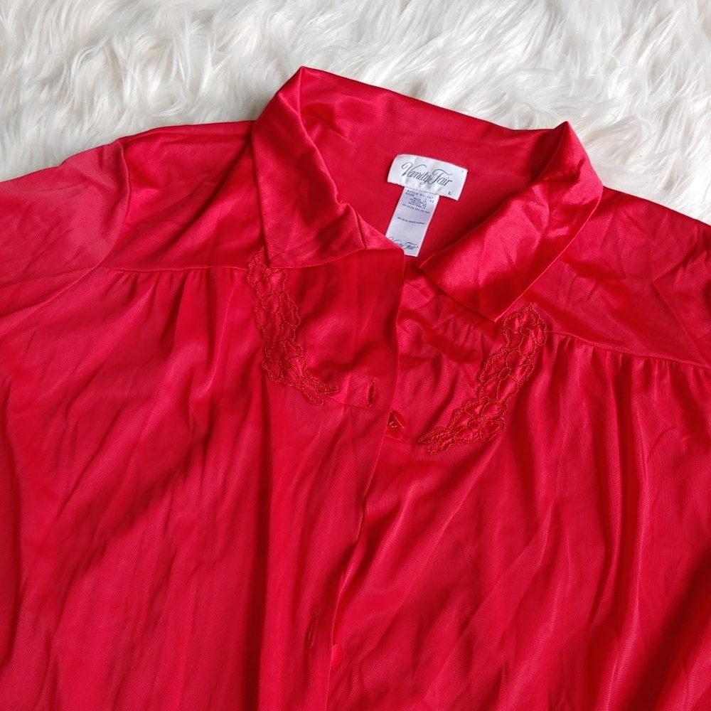 Vanity Fair Red Robe - Picture 8 of 8